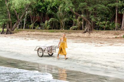 Mönch am Strand – Ko Chang – Thailand - Papillu